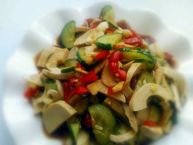 【我的团圆美食】凉拌素鸡_一家吃团圆饭，必须有荤菜有素菜，也_宝宝树