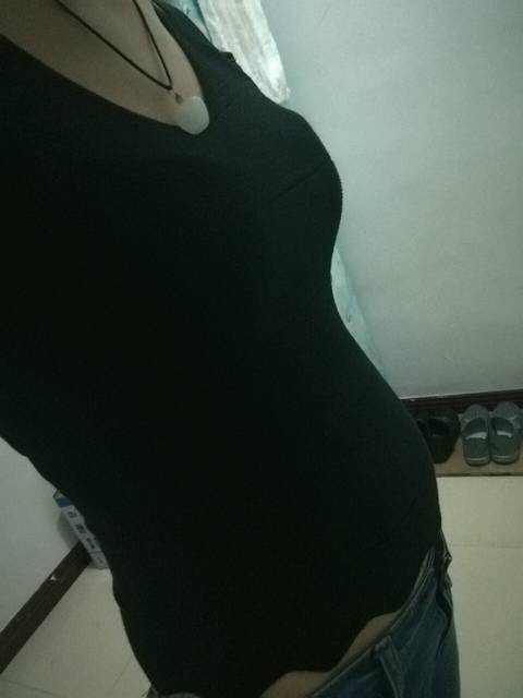 我才怀孕一个多月肚子就胀得像三四个月是怎么