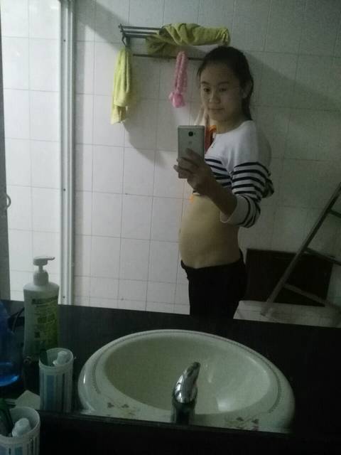 宝妈们显怀了吗?_怀孕14周,感觉肚子要涨破