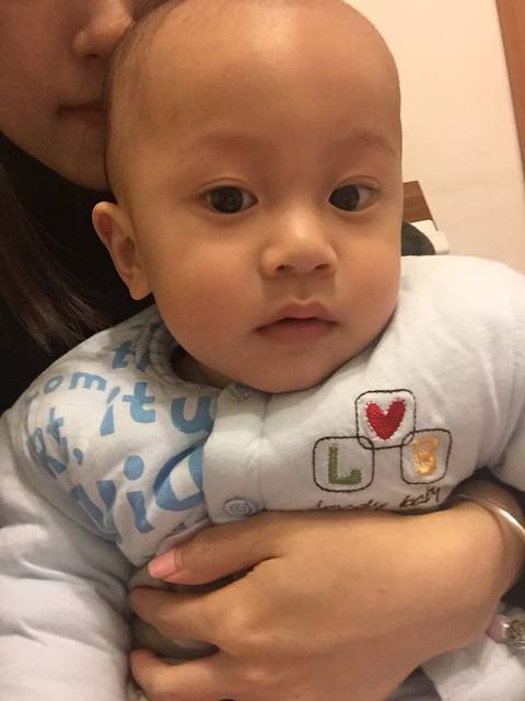 宝爸到现在也不会哄孩子睡觉_到现在还不会哄