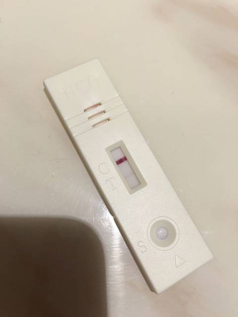 早孕测试卡T区颜色淡会是怀孕吗?_早孕测试卡