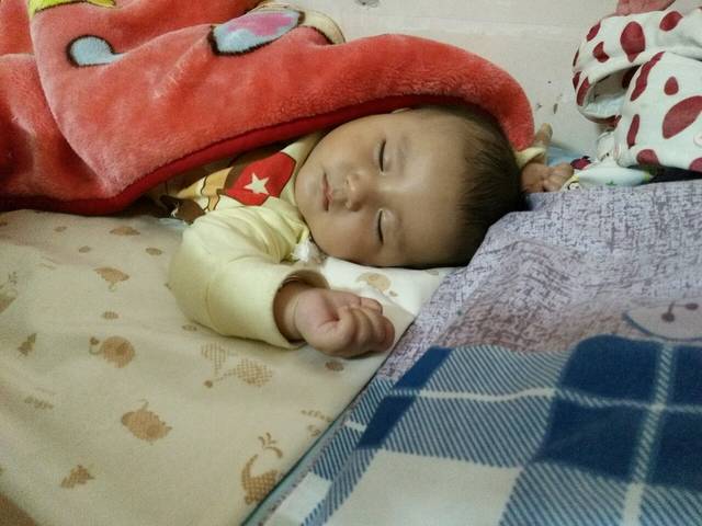 _5个月小王子,心跳很快正常吗?