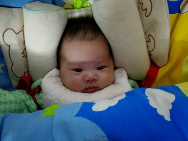 女宝宝52天,不愿意吃奶粉,到晚上6-7点就开始