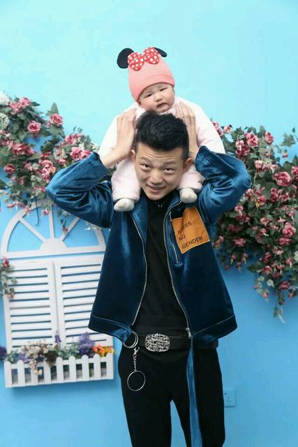 老公嫌弃女儿_不陪孩子玩 休息天在家睡觉也不