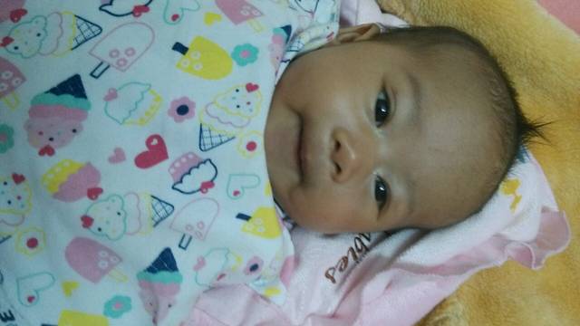 宝宝就喜欢_咬自己的嘴唇