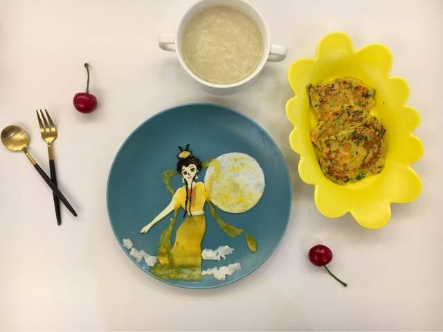 早餐打卡:嫦娥奔月+红薯饼+胚芽米谷物粥_宝宝
