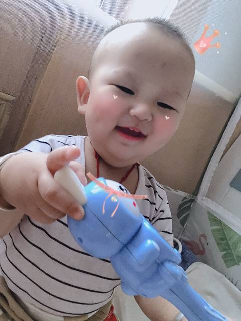 宝宝一岁半个月,光喊妈妈的名字…的