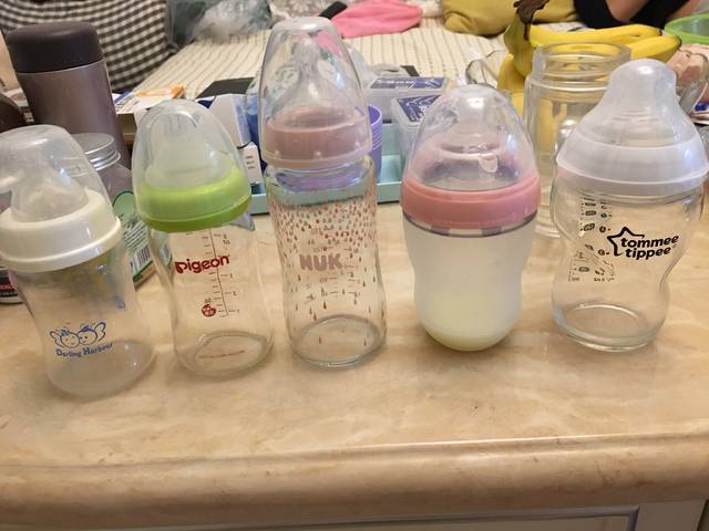 要上班了,宝宝对奶瓶抗拒