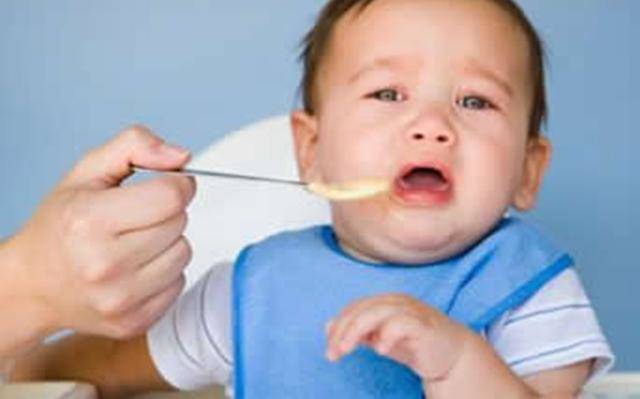 长牙时宝宝哭闹、烦躁不安?可能是牙龈发炎了