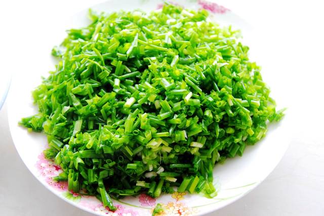 那种最小的细葱,切成碎
