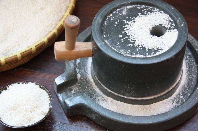 传统手打年糕的做法