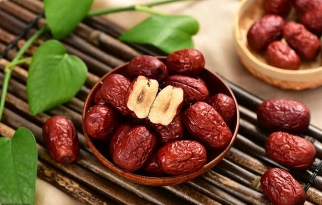甜甜说说红枣怎么吃补血？