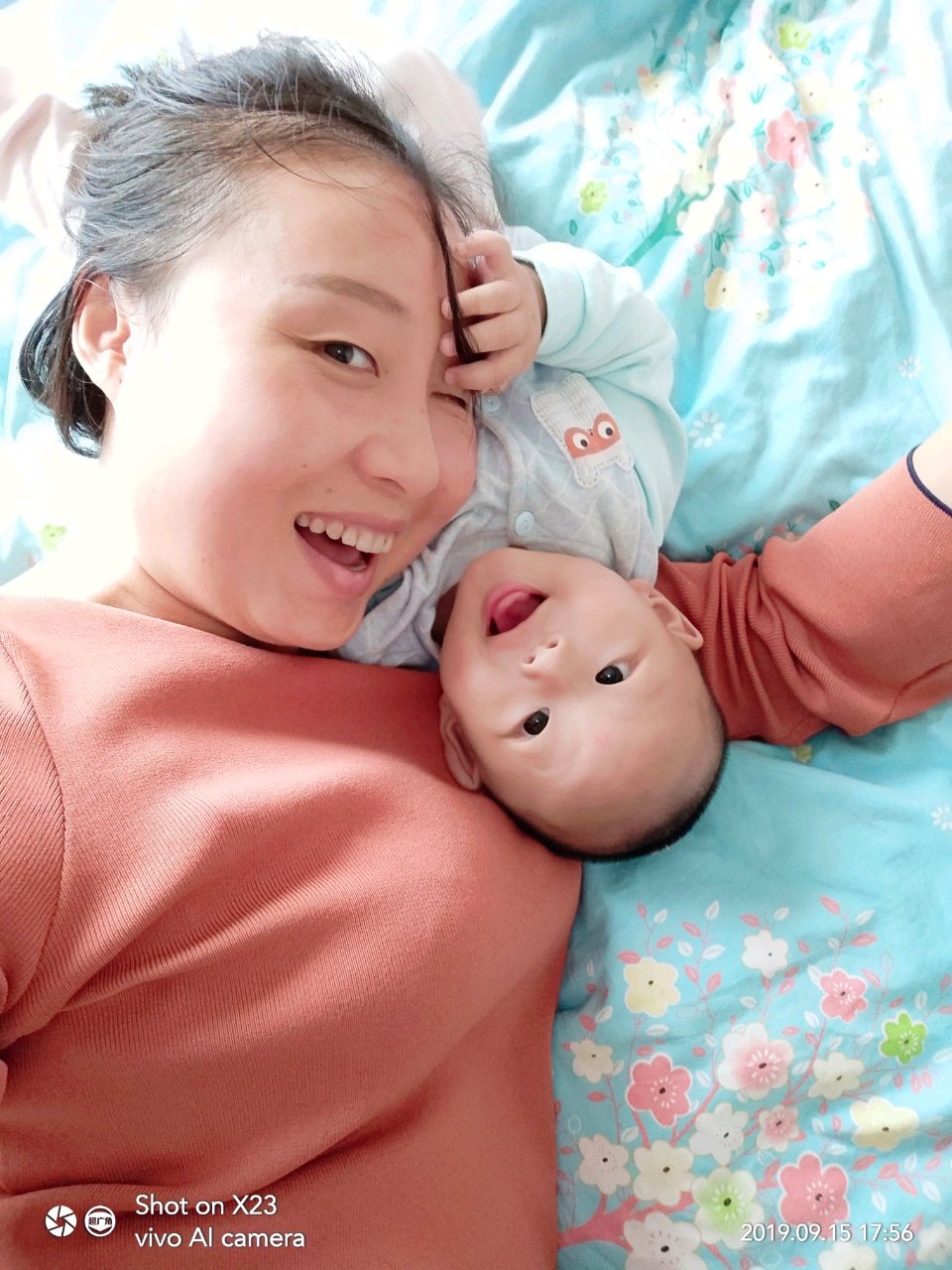这就是五个多月的孩子，调皮到无语😚😚