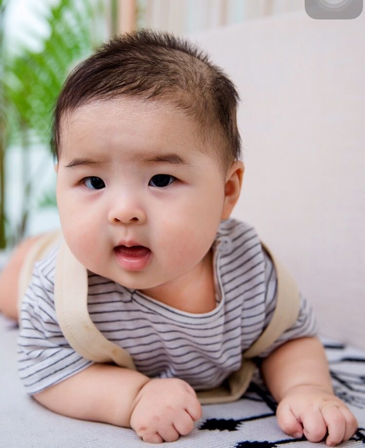 母乳喂养绝对可以促进和提高宝宝抵抗力！宝妈们你们母乳还够吗？