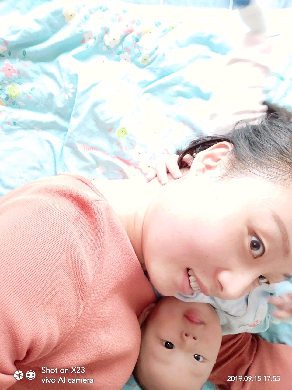 这就是五个多月的孩子，调皮到无语😚😚