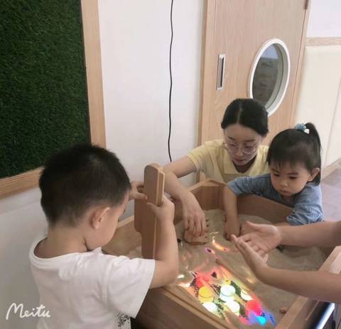 深圳育婴师培训市场风向标：专业育婴知识与技能如何结合？