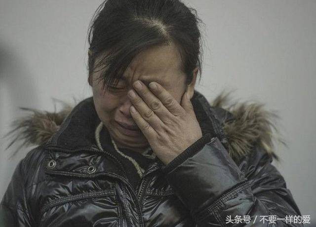 50岁婆婆强行生二胎,不料等到孩子出生后,却哭了