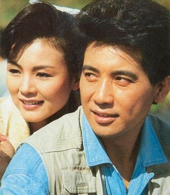 徐贵樱和秦汉有过一段短暂的恋爱关系,两人在拍摄《因为爱你》时走到